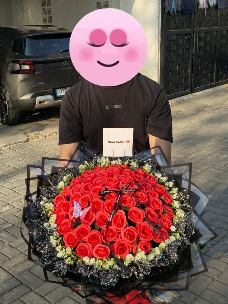 The Grand Bouquet Makassar - Spesialis Buket Raksasa & Kado Custom
