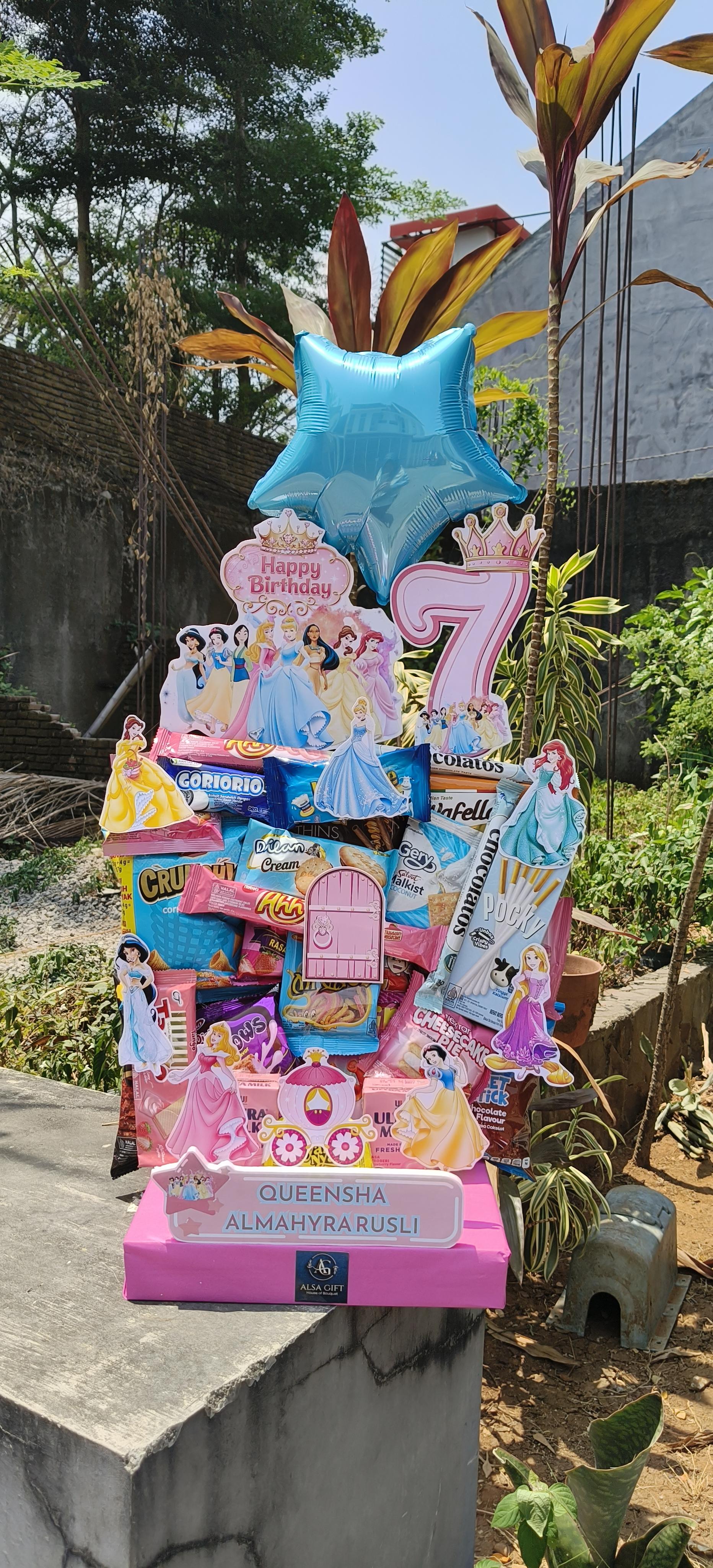 💖 Rayakan Ulang Tahun ke-7 dengan Buket Karakter Princess yang Manis & Ceria! 🎉